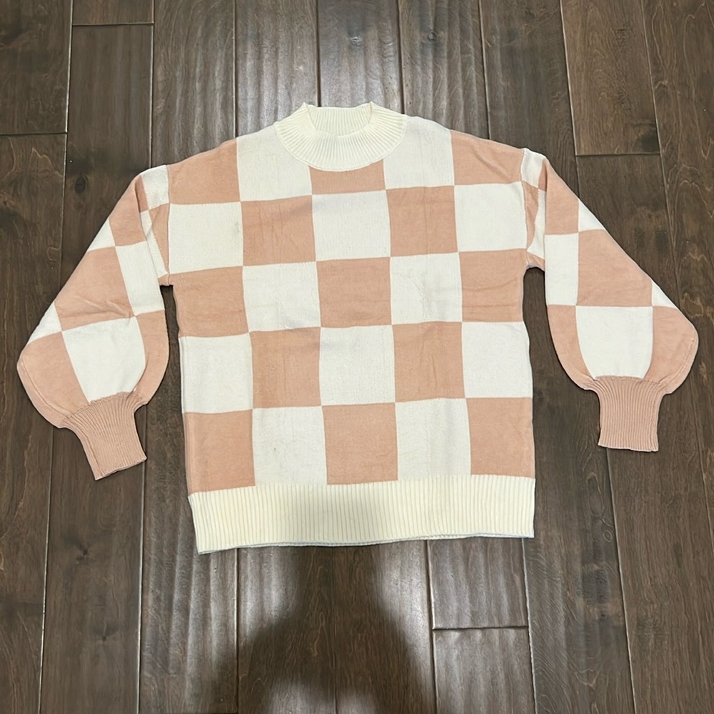 New without Tags Woman’s Sweater in Medium